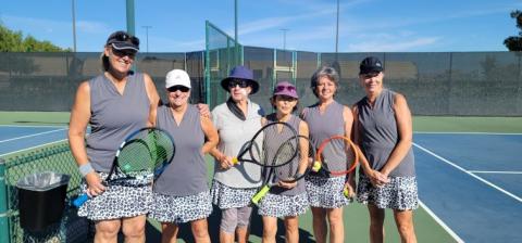 USTAFallSeniorLeagueWomenSixOTeam.jpg